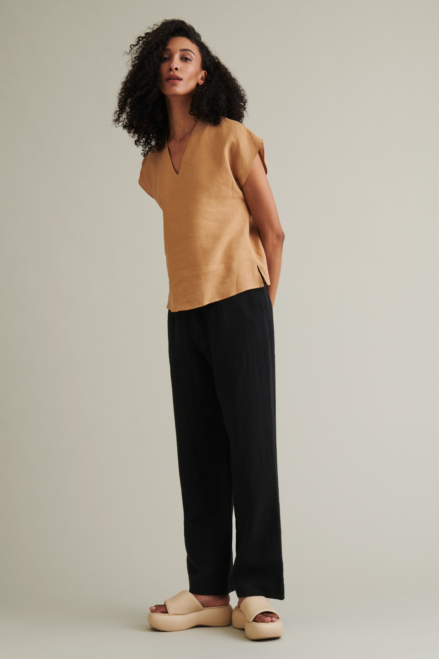 VÄSBY PELLAVAPAITA HUNAJA