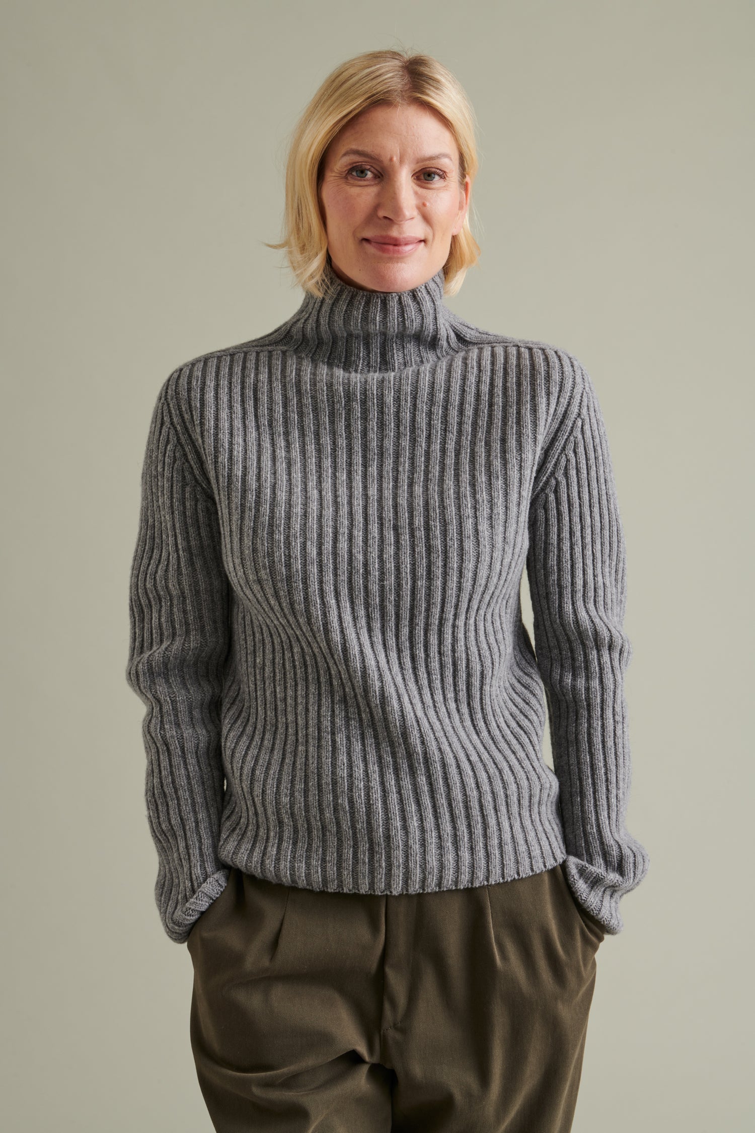 UTÖ MERINO WOOL SWEATER GREY