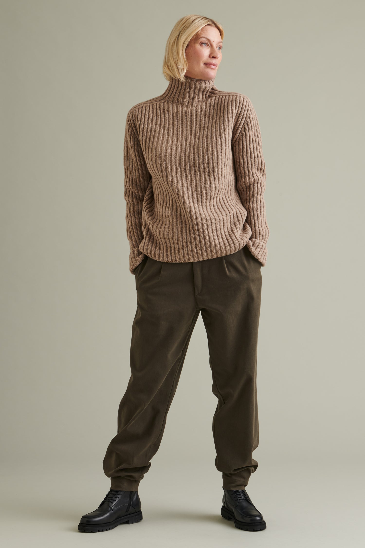 UTÖ VILLAPAITA KAISLA