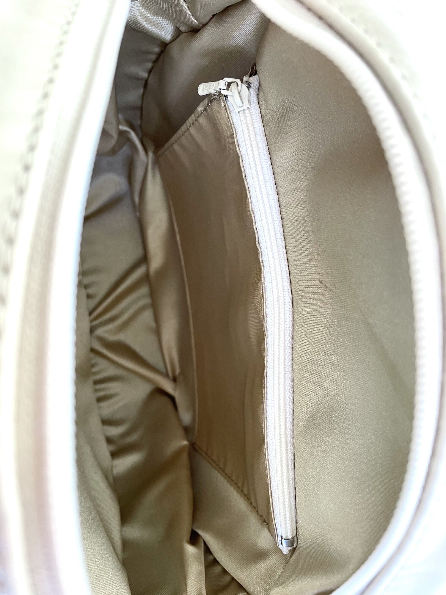 POIJU NAHKALAUKKU HIEKKA