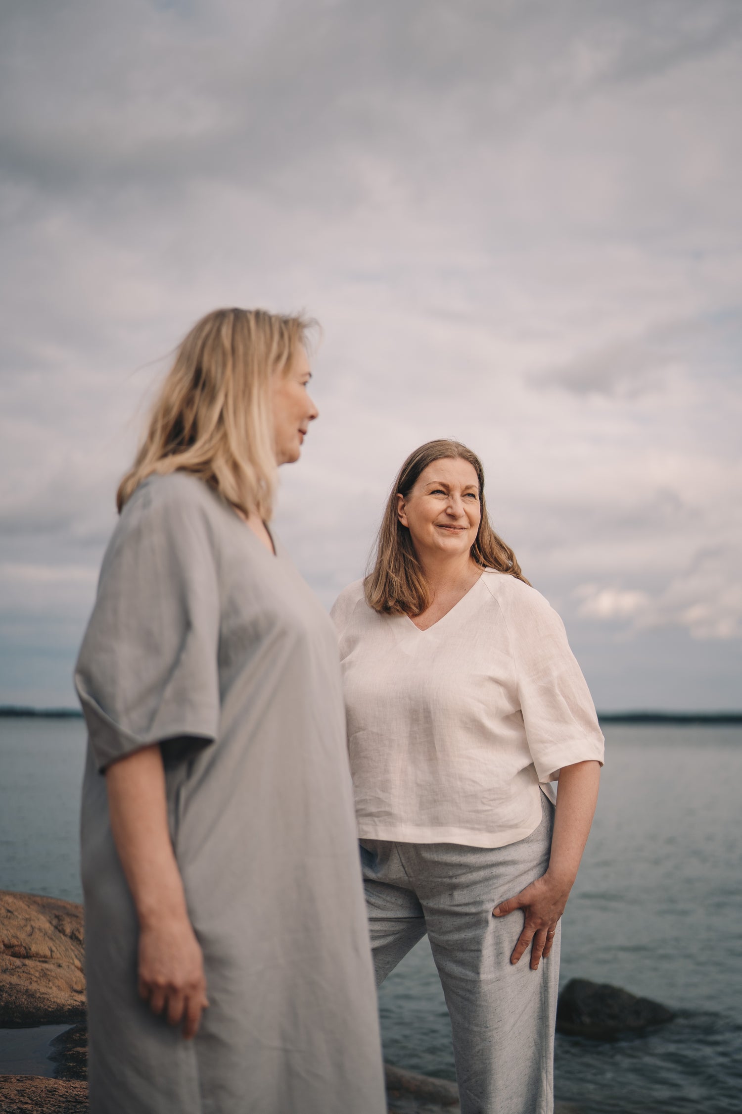 VITHARU PAITA VALKOINEN 100% PELLAVA