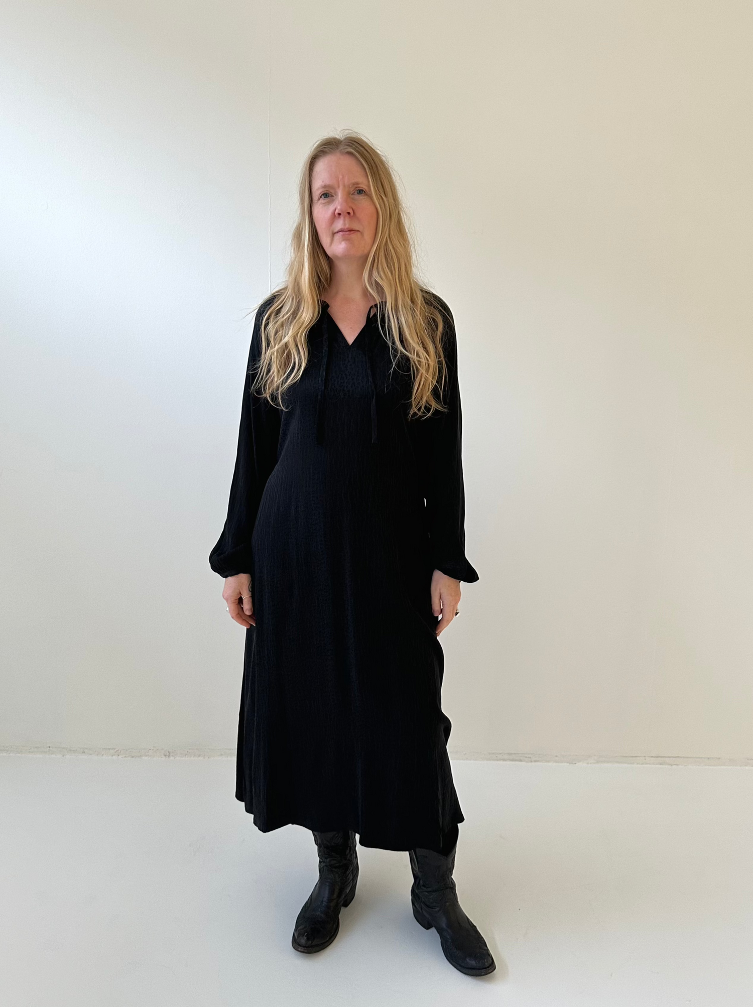 LOM DRESS BLACK - ISLAND