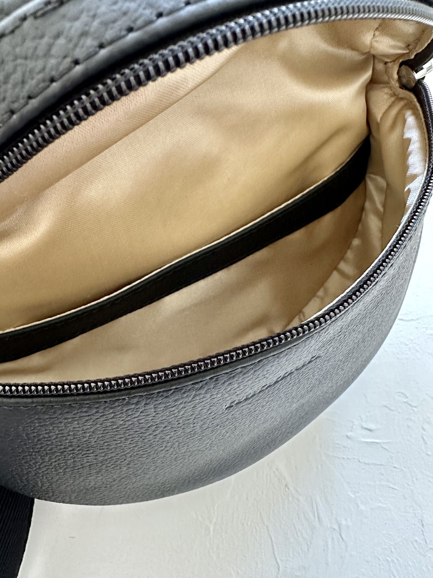 FENDARI VYÖLAUKKU MUSTA