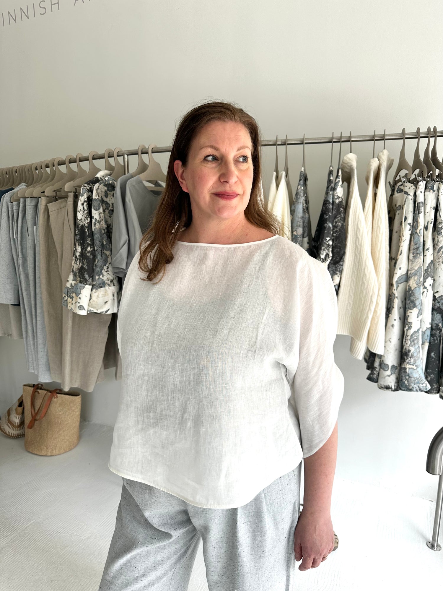 VALLMO PAITA VALKOINEN 100% PELLAVA